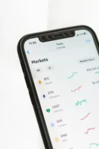 Harga BNB Hari Ini 22 Juni 2026: BNB $589 di Tengah Ekspansi bStocks dan Tantangan Regulasi MiCA