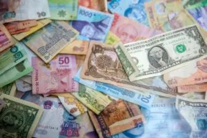 Nilai Tukar Rupiah Hari Ini 26 Juni 2026: Melemah ke Rp17.990 Tertekan Hawkish The Fed
