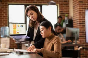5 Aplikasi HRIS Terbaik Andalan Startup & Corporate di Indonesia!