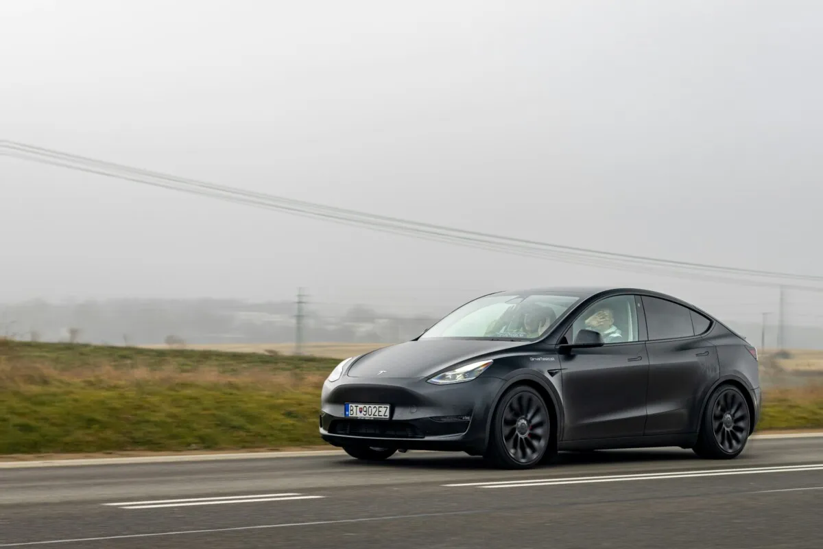 Gambar Tesla Resmi Luncurkan Robotaxi Tanpa Sopir di Miami, Seperti Apa Teknologinya?