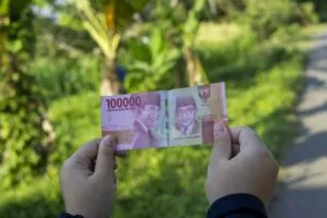 Kurs Rupiah Hari Ini 7 Juli 2026: Dibuka Menguat Tipis ke Rp17.990/USD
