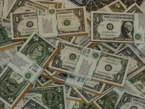 Rupiah Melemah ke Rp17.972 Usai Gubernur BI Perry Warjiyo Mundur