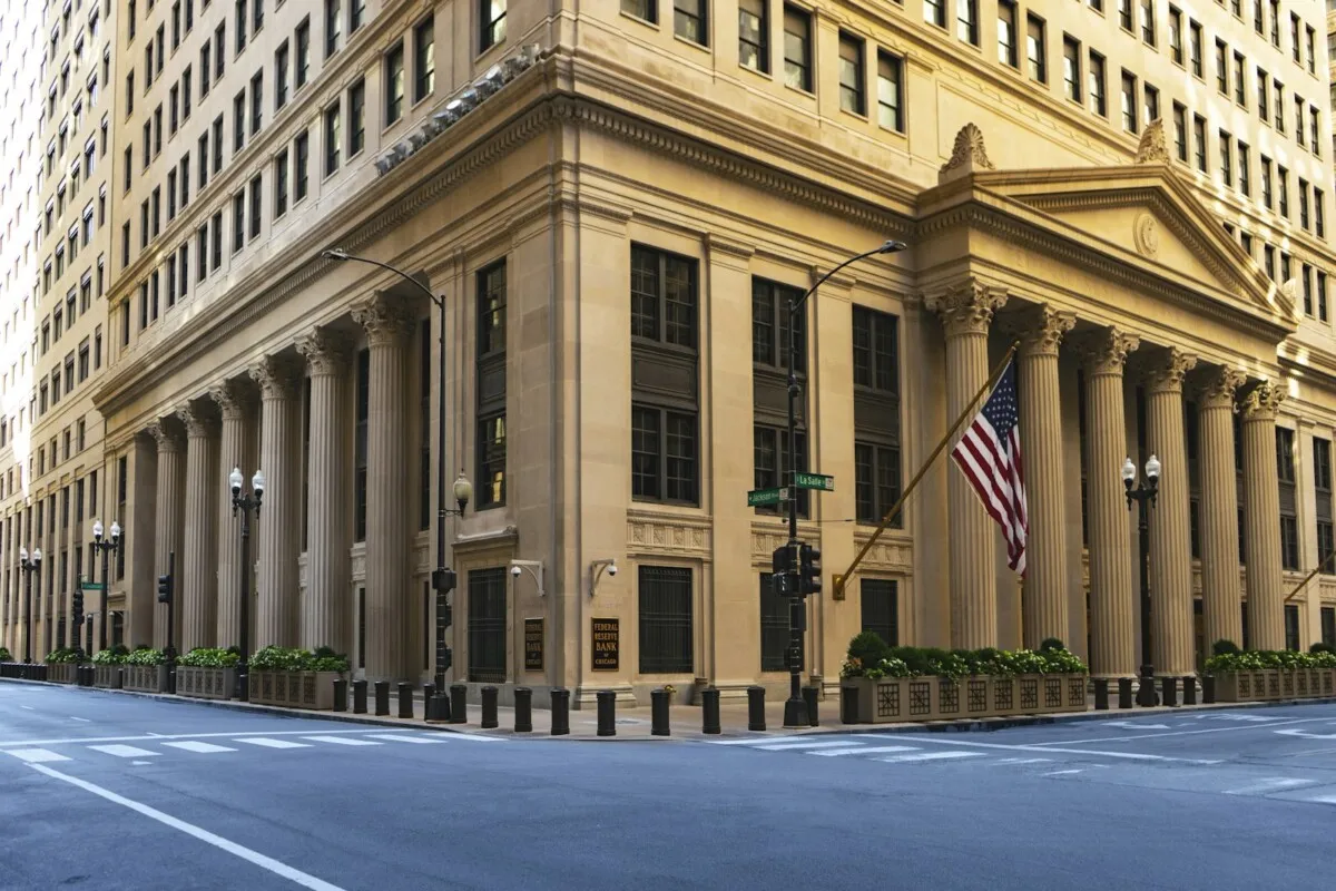 Gambar FOMC 28-29 Juli & CPI 14 Juli 2026: Sinyal Fed Bergeser ke Rate Hike