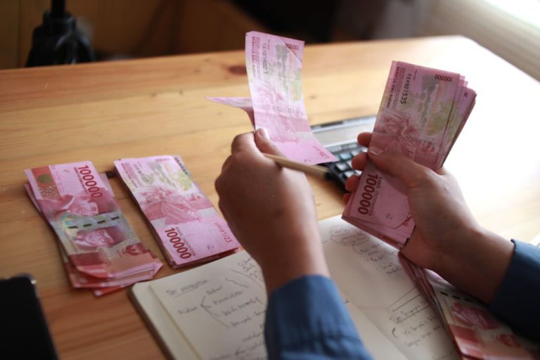 Nilai Tukar Rupiah Hari Ini, Jumat 30 Januari 2026: Melemah