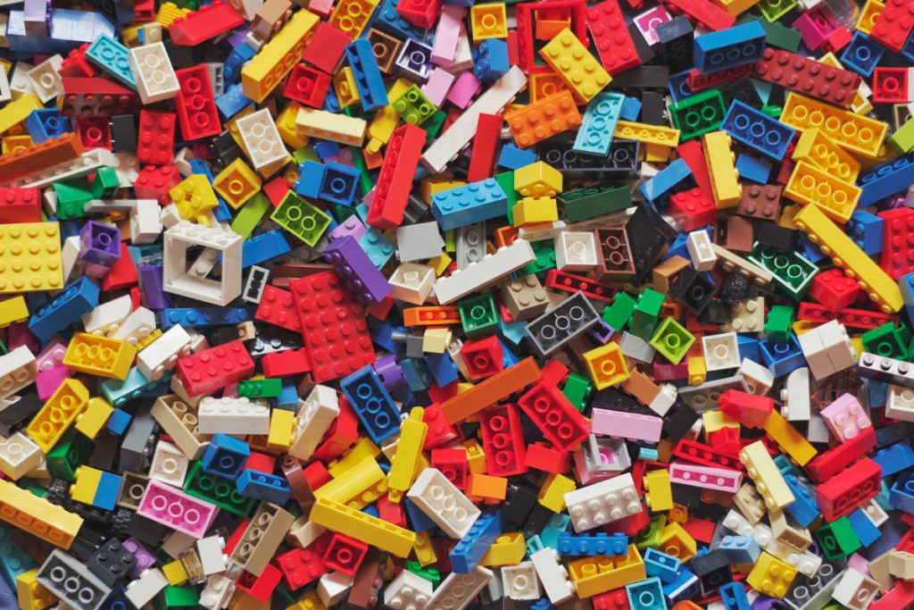 Lego Menggandakan Rencana Ruang Digital