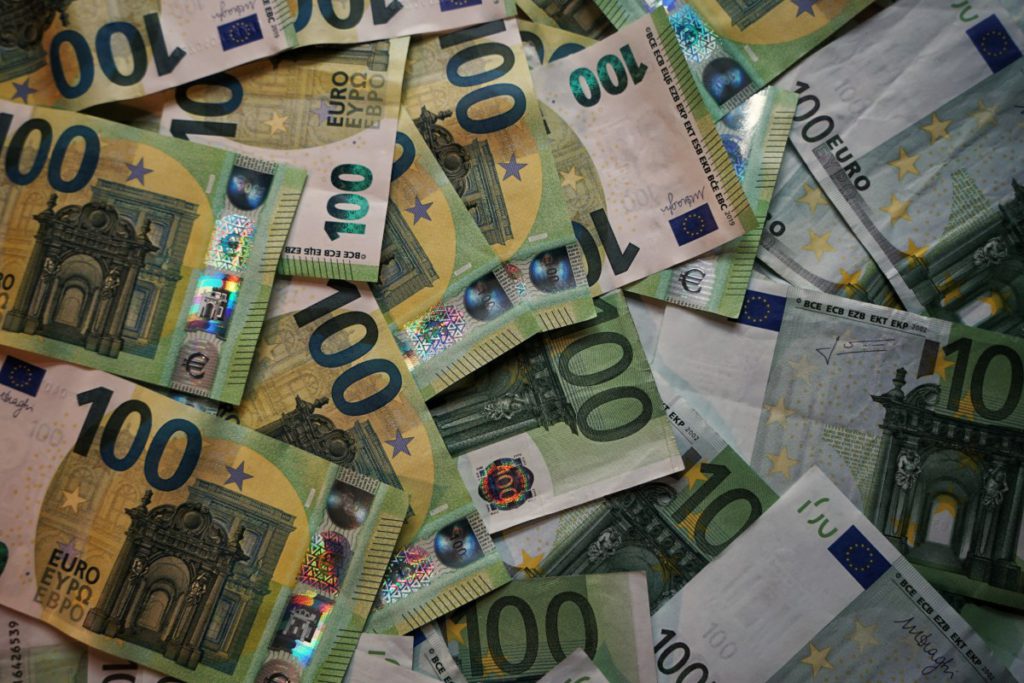 mata uang euro paling stabil di dunia