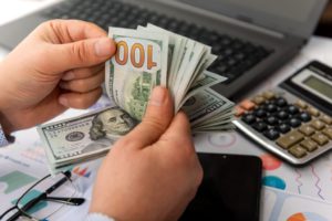 3 Rahasia Dedolarisasi Bikin Dunia Tinggalkan Dolar, Utang AS Tembus Rp677.430 Triliun!