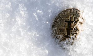Winter Crypto Kali ini Berbeda: Bagaimana Pengaruhnya Pada Sistem Keuangan Tradisional?