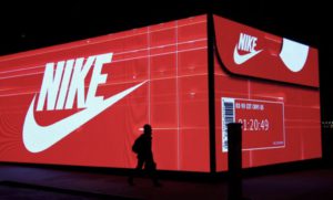 Revolusi Fashion Digital Nike: Dari Lapangan Olahraga ke Dunia Game dan NFT!