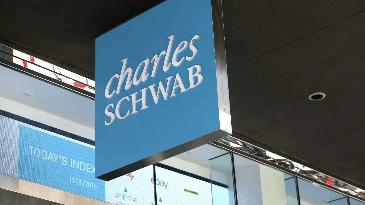Gambar Bitcoin Price Crashes, but Charles Schwab Remains Optimistic About a Crypto Market Rebound!