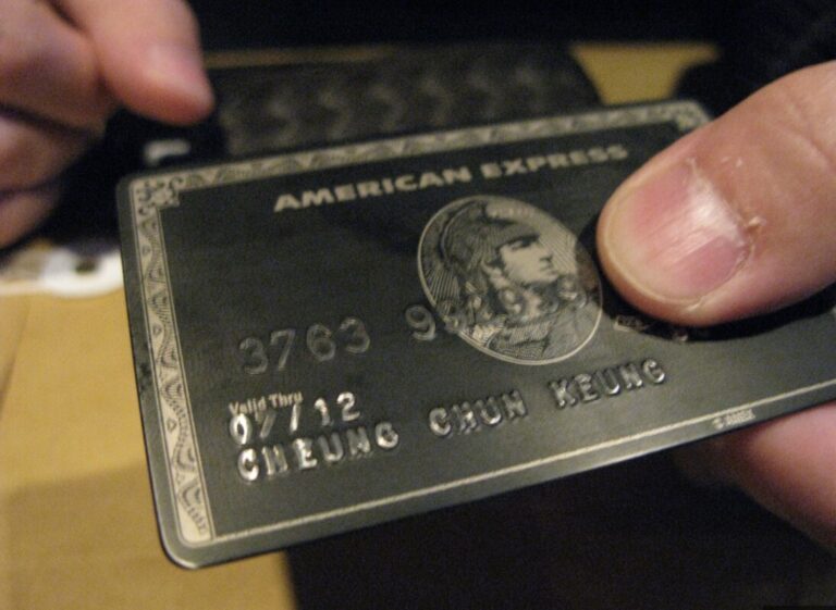 Apa itu Black Card? Cara Mendapatkannya dan Keuntungannya!