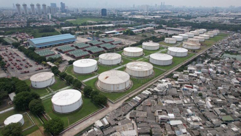 How Many Days of Indonesia’s Oil Stockpile? Here’s the Facts on Indonesia’s Fuel Reserves and Challenges