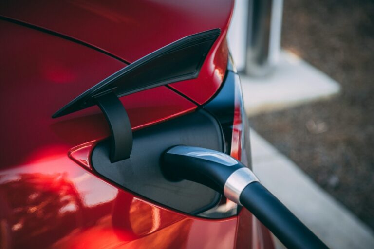 Harga Saham Tesla (TSLA) Hari Ini 14 Juli 2026: Turun ke $393